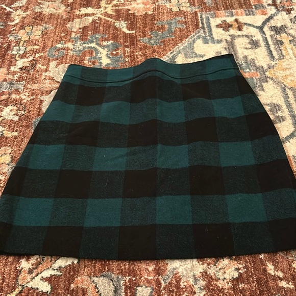 J Crew Wool-blend A-line mini skirt / 12 / ACADEMIC GREEN BLACK - Picture 2 of 4